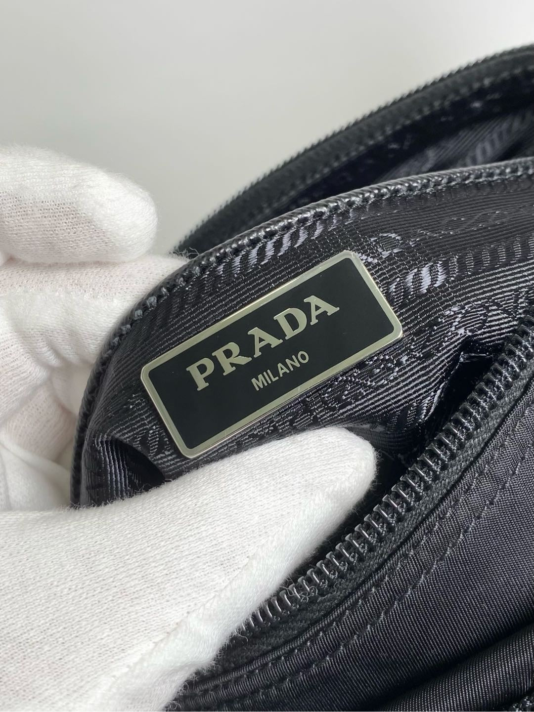 PRADA ナイロン ショルダーバッグ