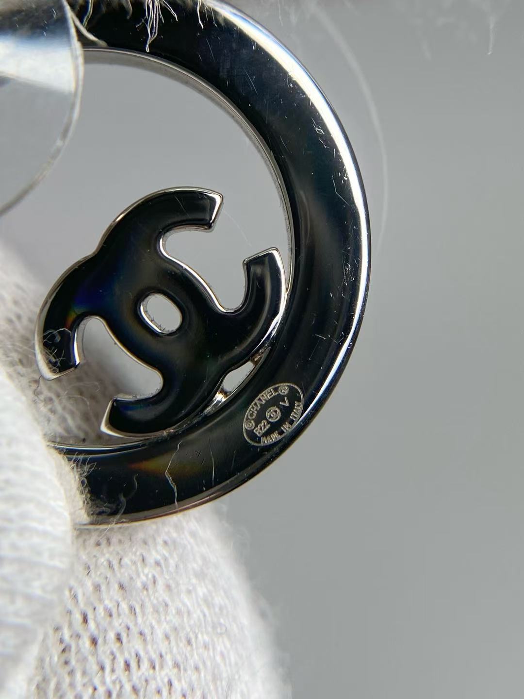 CHANEL Rhinestone Round Earrings | 22V